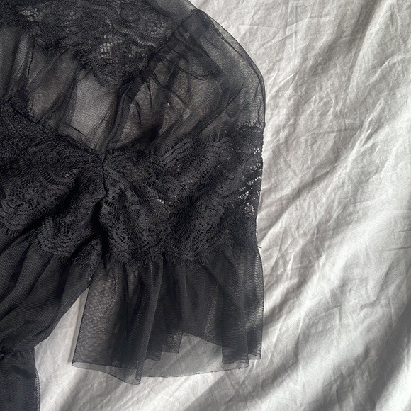 Forever 21 shear peplum top - Picture 3 of 4